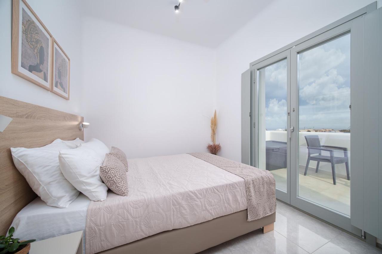 Seaview Apartment Фира Екстериор снимка
